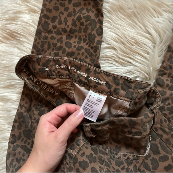 AMERICAN EAGLE Curvy Super Hi-Rise Jegging In Leopard Print - Picture 3 of 4